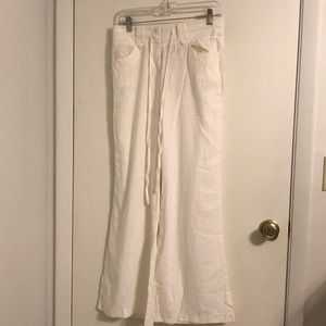 NWT white wide leg pants .